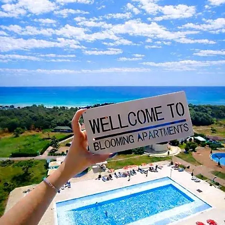 Hotel Blooming By The Sea - Cu Frontala Spre Mare Constanţa