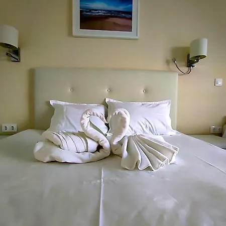 Hotel Blooming By The Sea - Cu Frontala Spre Mare 4*