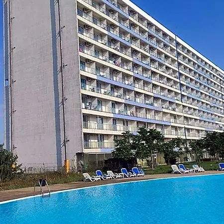 Blooming By The Sea - Cu Frontala Spre Mare Constanţa