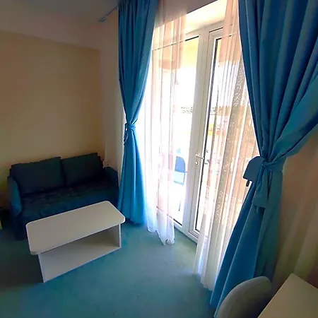 Hotel Blooming By The Sea - Cu Frontala Spre Mare Constanţa