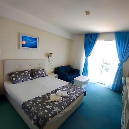 Blooming By The Sea - Cu Frontala Spre Mare 4*